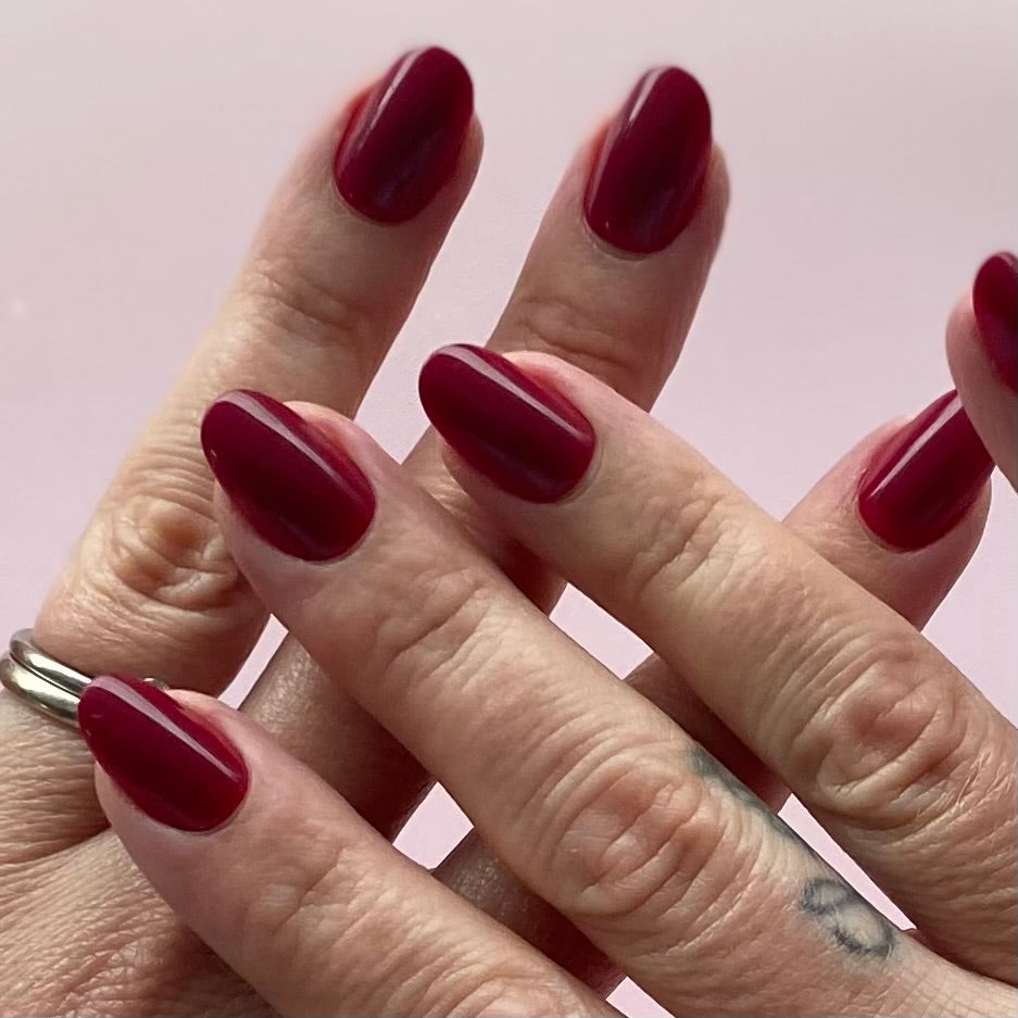 Crimson Clover - Short Oval Red Press On Nails