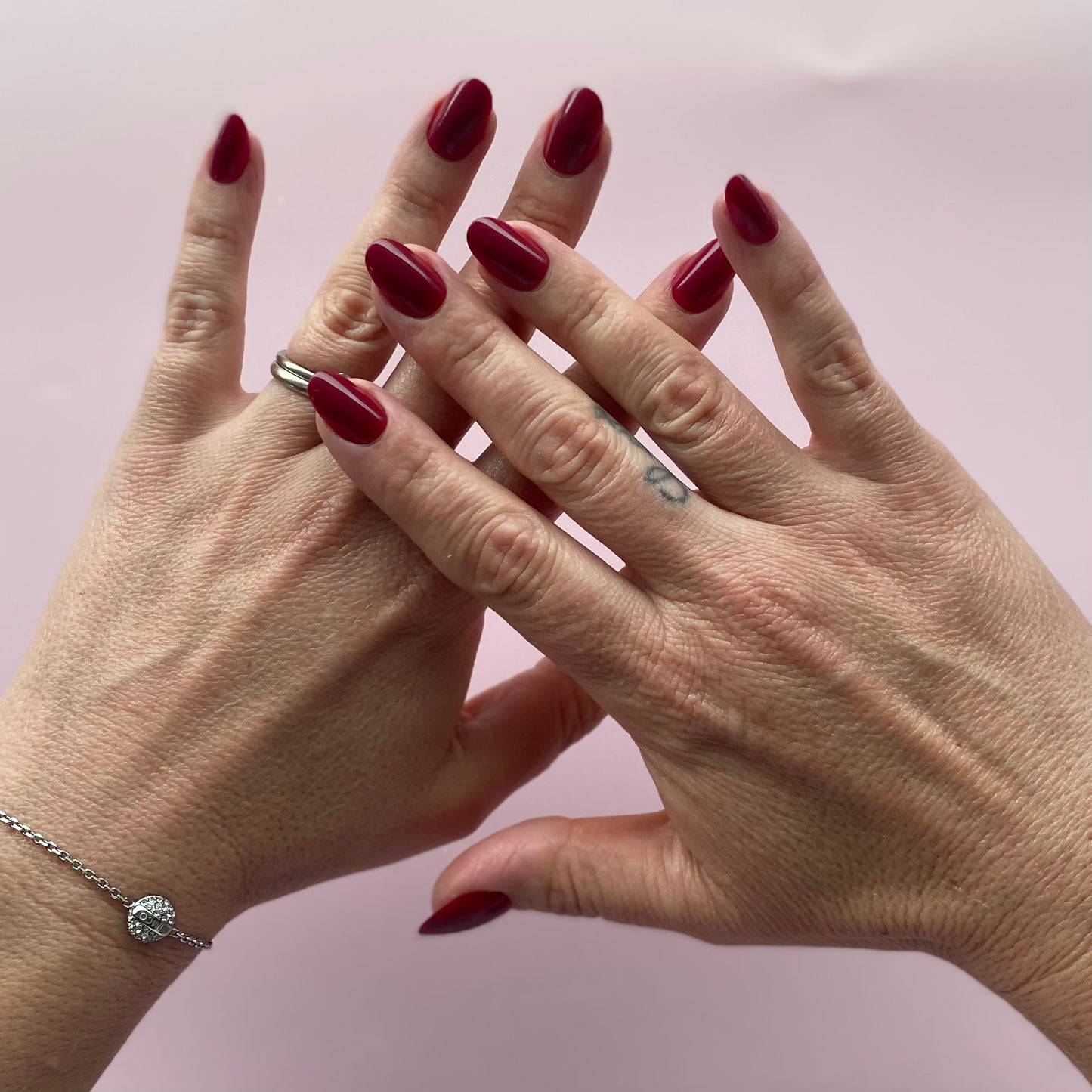 Crimson Clover - Short Oval Red Press On Nails