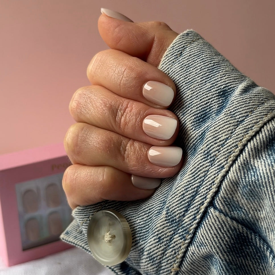 Vanilla Fade - Extra Short Ombré Gel Press On Nails