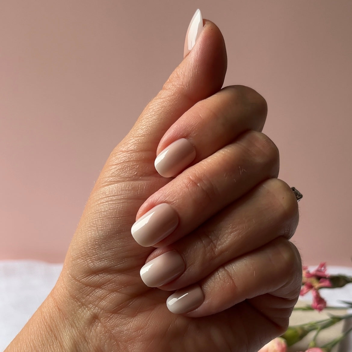 Vanilla Fade - Extra Short Ombré Gel Press On Nails